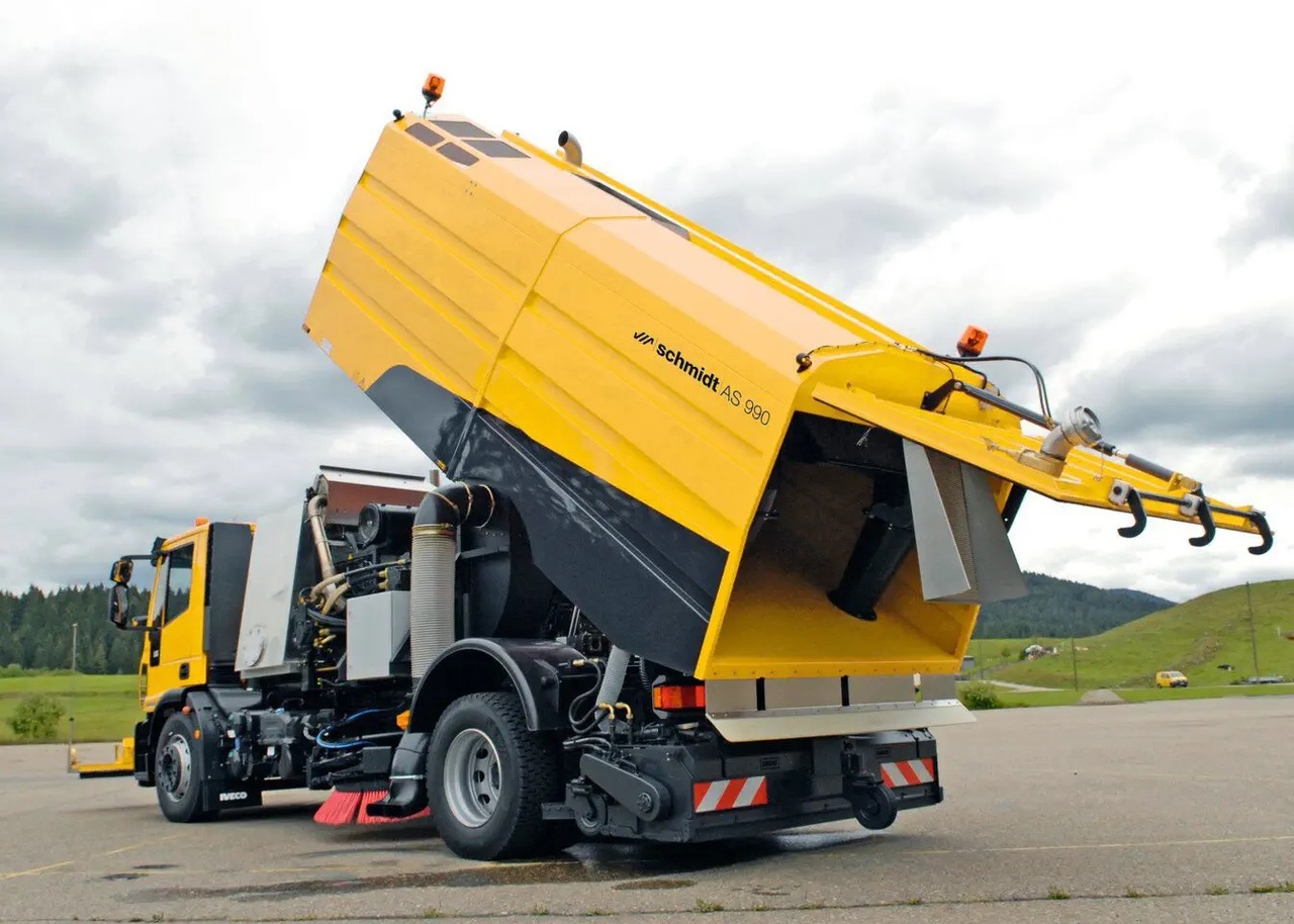 Runway Sweeper Schmidt AS990 - سياره كنس شوارع: صورة 4 Runway Sweeper Schmidt AS990 - سياره كنس شوارع: صورة 4