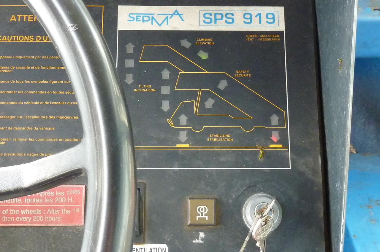 SOVAM Passenger Stairs 1.9 SPS - سلالم الطائرة: صورة 4 SOVAM Passenger Stairs 1.9 SPS - سلالم الطائرة: صورة 4