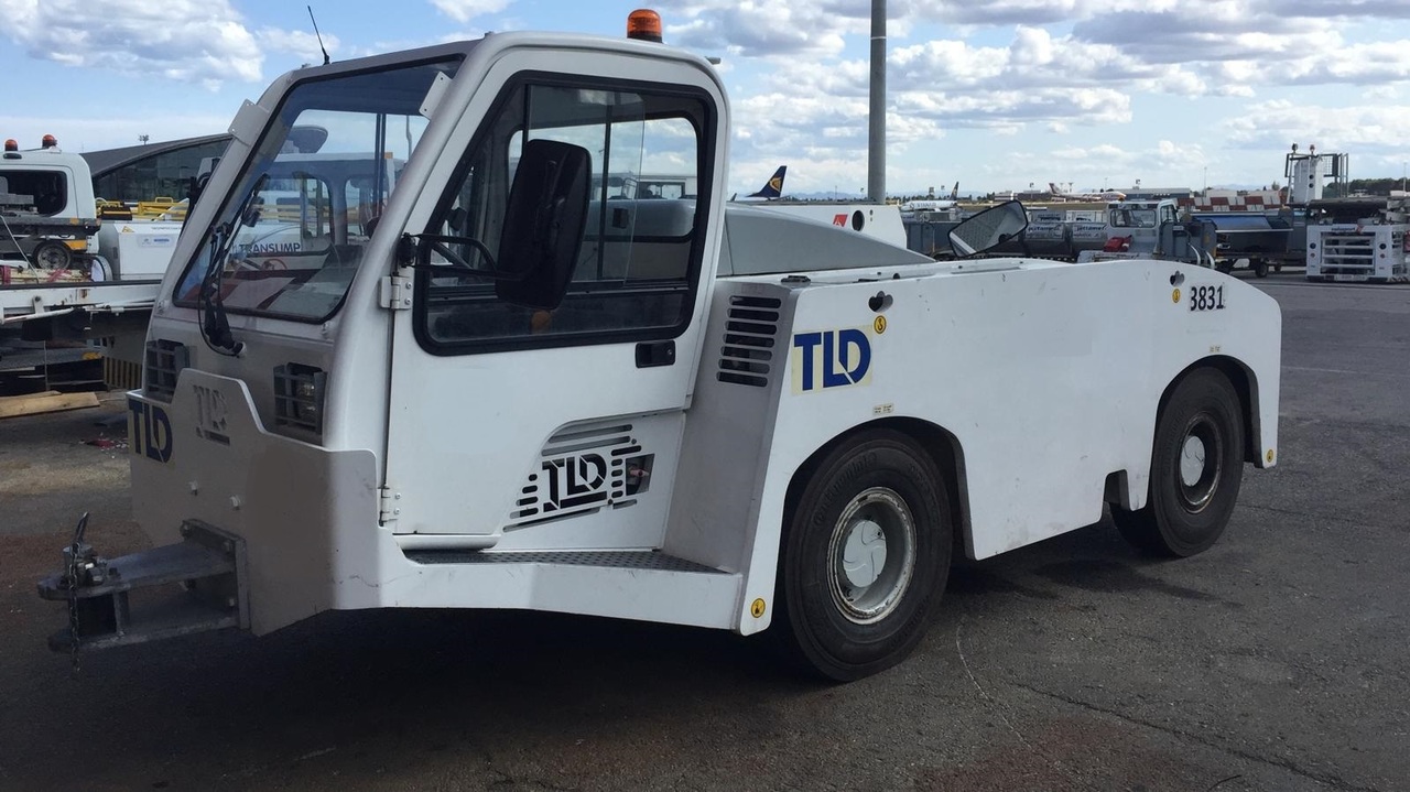 TLD TMX150-9 - جرارات الطائرات: صورة 3 TLD TMX150-9 - جرارات الطائرات: صورة 3