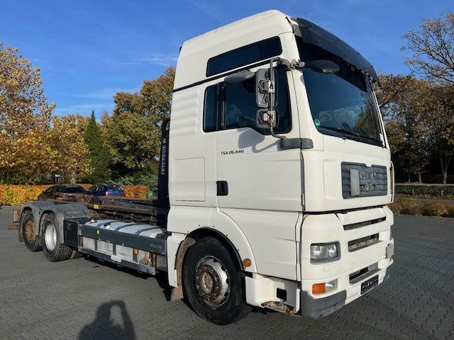 MAN TGA 26.440 .440 6x2 - شاحنات الحاويات / جسم علوي قابل للتغيير شاحنة: صورة 2 MAN TGA 26.440 .440 6x2 - شاحنات الحاويات / جسم علوي قابل للتغيير شاحنة: صورة 2