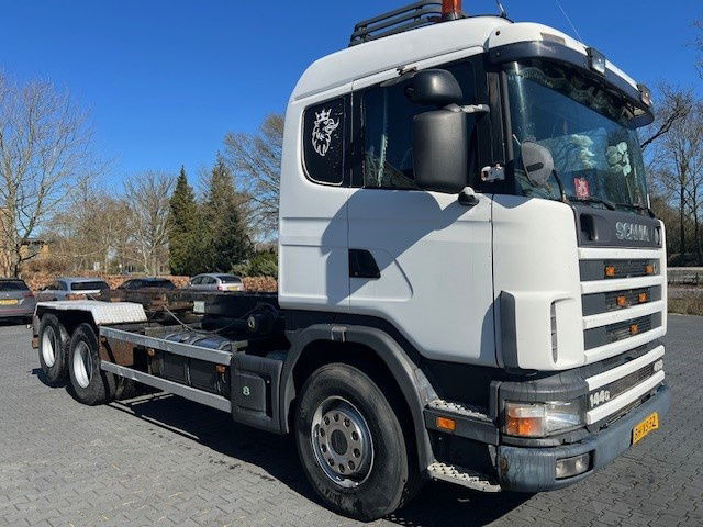 Scania R144-460 V8 .460 6x2 - شاحنات الحاويات / جسم علوي قابل للتغيير شاحنة: صورة 2 Scania R144-460 V8 .460 6x2 - شاحنات الحاويات / جسم علوي قابل للتغيير شاحنة: صورة 2