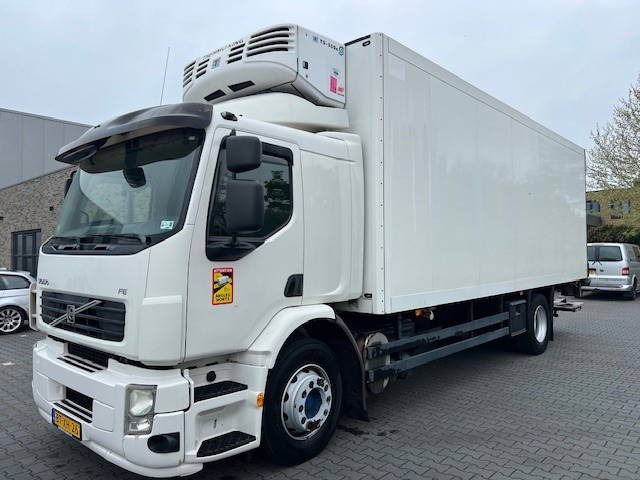 Volvo FE 320 - شاحنة الفريزر: صورة 1 Volvo FE 320 - شاحنة الفريزر: صورة 1