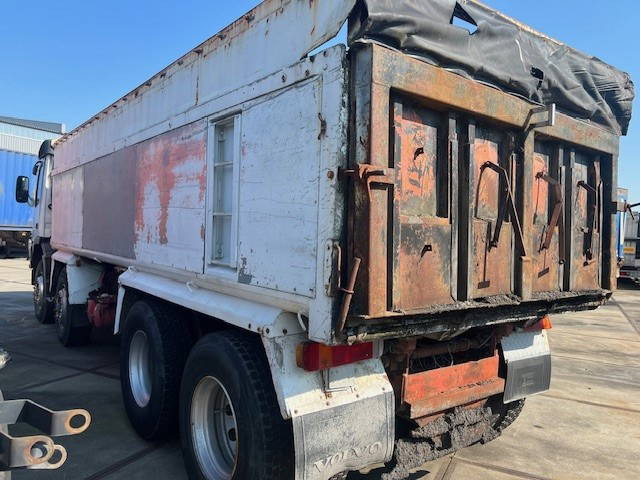Volvo FM 12 FM12 8x4 - شاحنة قلاب: صورة 5 Volvo FM 12 FM12 8x4 - شاحنة قلاب: صورة 5