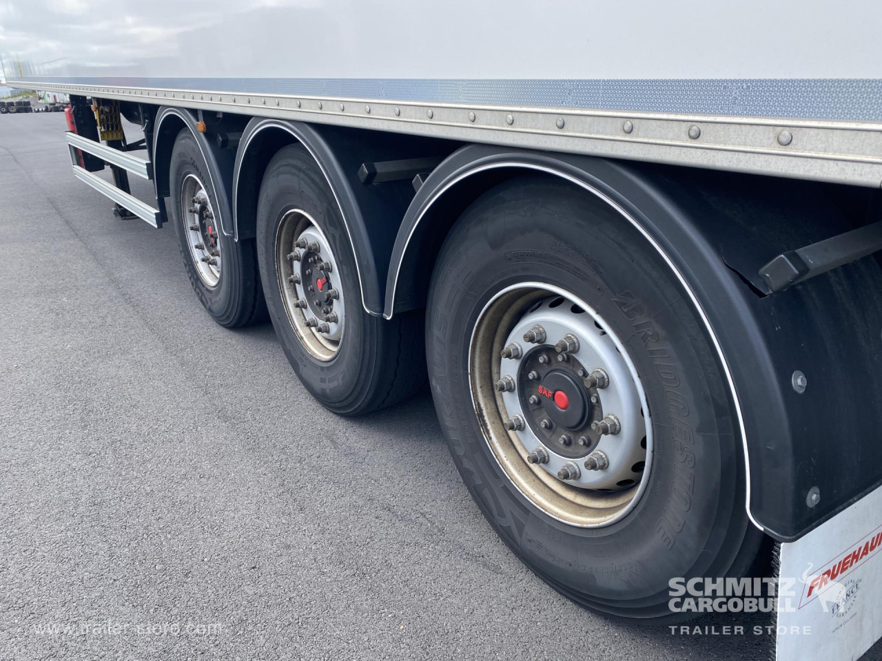 FRUEHAUF Dryfreight Standard - نصف مقطورة صندوق مغلق: صورة 2 FRUEHAUF Dryfreight Standard - نصف مقطورة صندوق مغلق: صورة 2