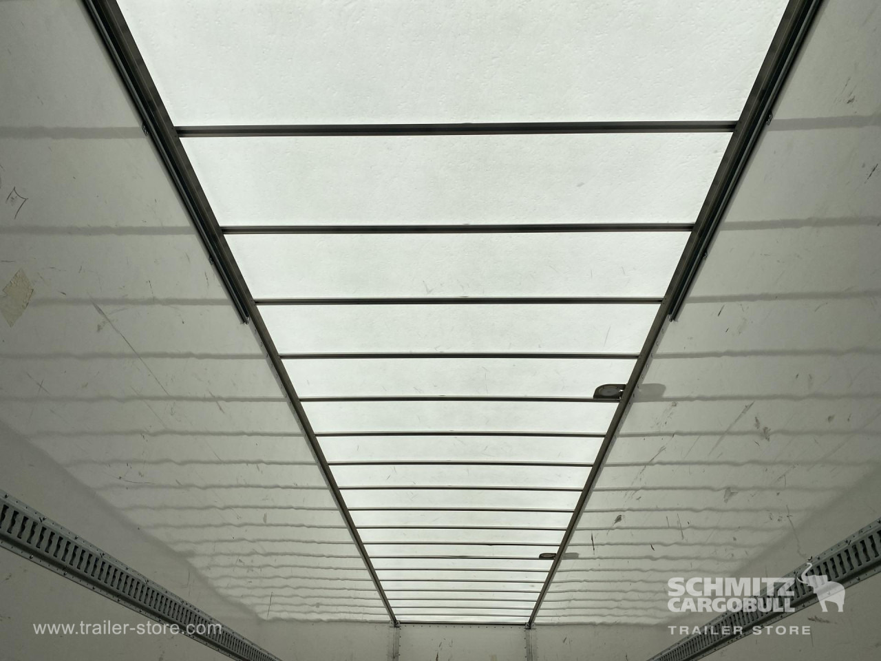 نصف مقطورة صندوق مغلق FRUEHAUF Dryfreight Standard: صورة 7