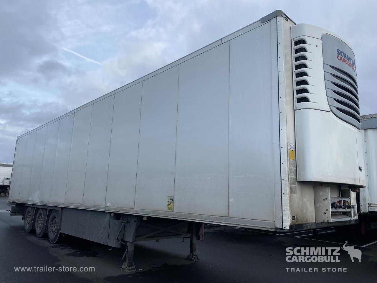SCHMITZ Reefer Standard - نصف مقطورة متساوي الحرارة: صورة 1 SCHMITZ Reefer Standard - نصف مقطورة متساوي الحرارة: صورة 1