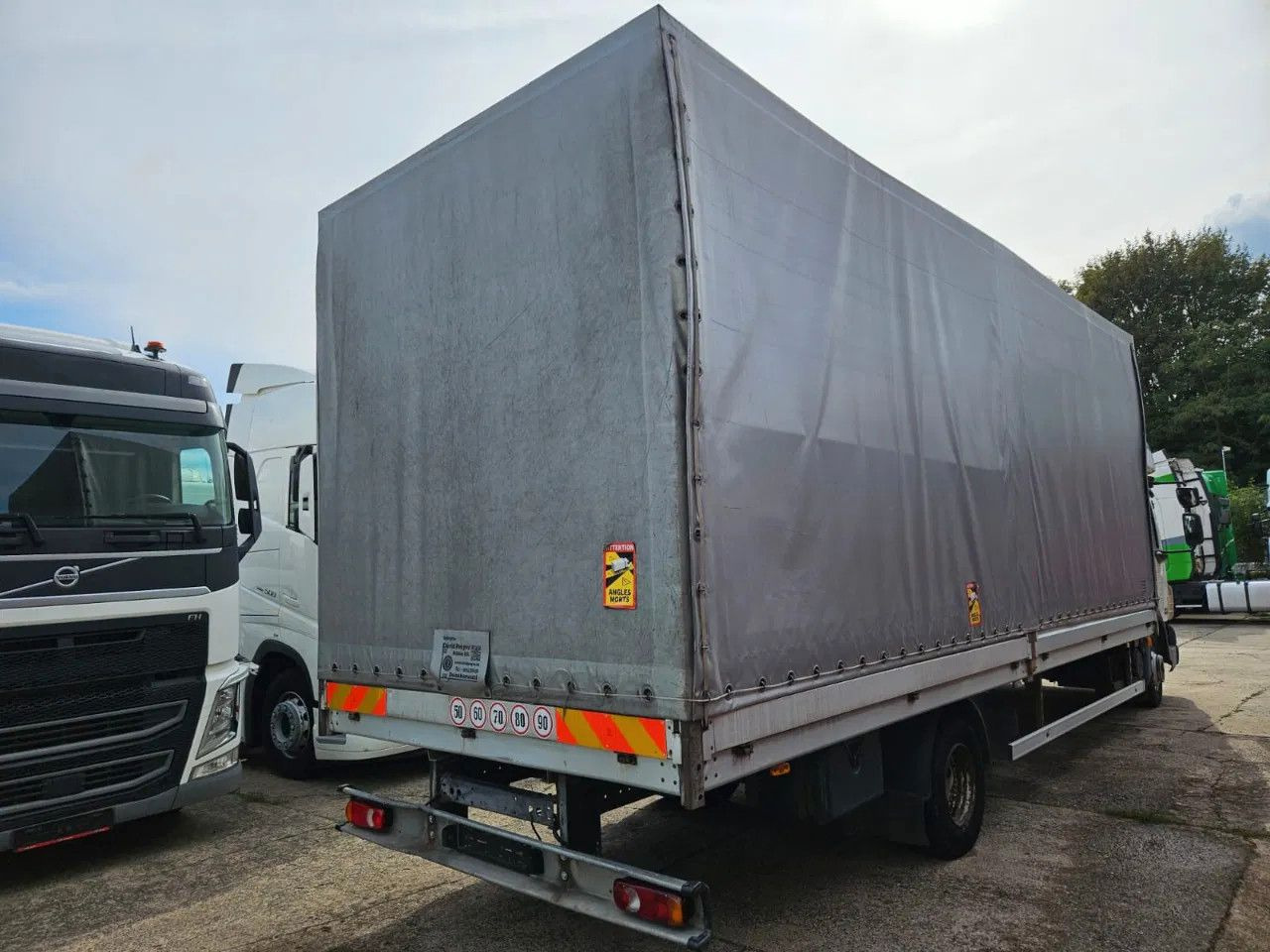 DAF LF 45.180 EEV - More units in stock! - شاحنة ستارة جانبية: صورة 5 DAF LF 45.180 EEV - More units in stock! - شاحنة ستارة جانبية: صورة 5