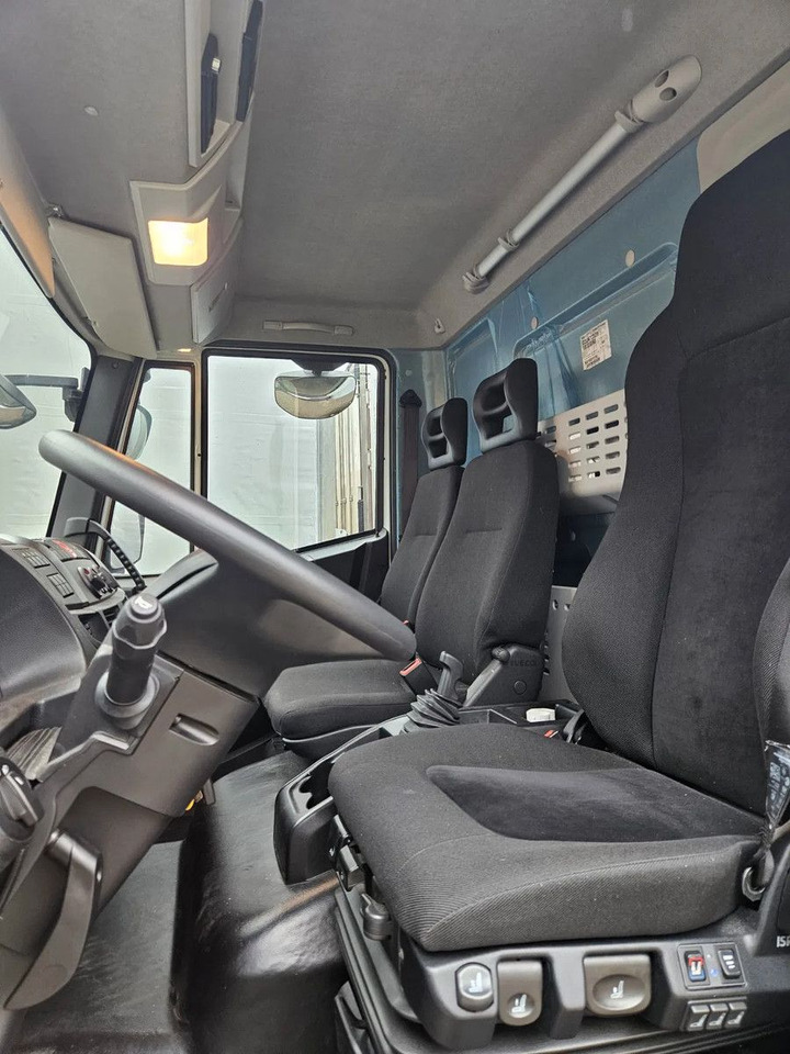 شاحنة مقفلة Iveco EuroCargo 120 - 210 BOX 12t Only 7554 km: صورة 9