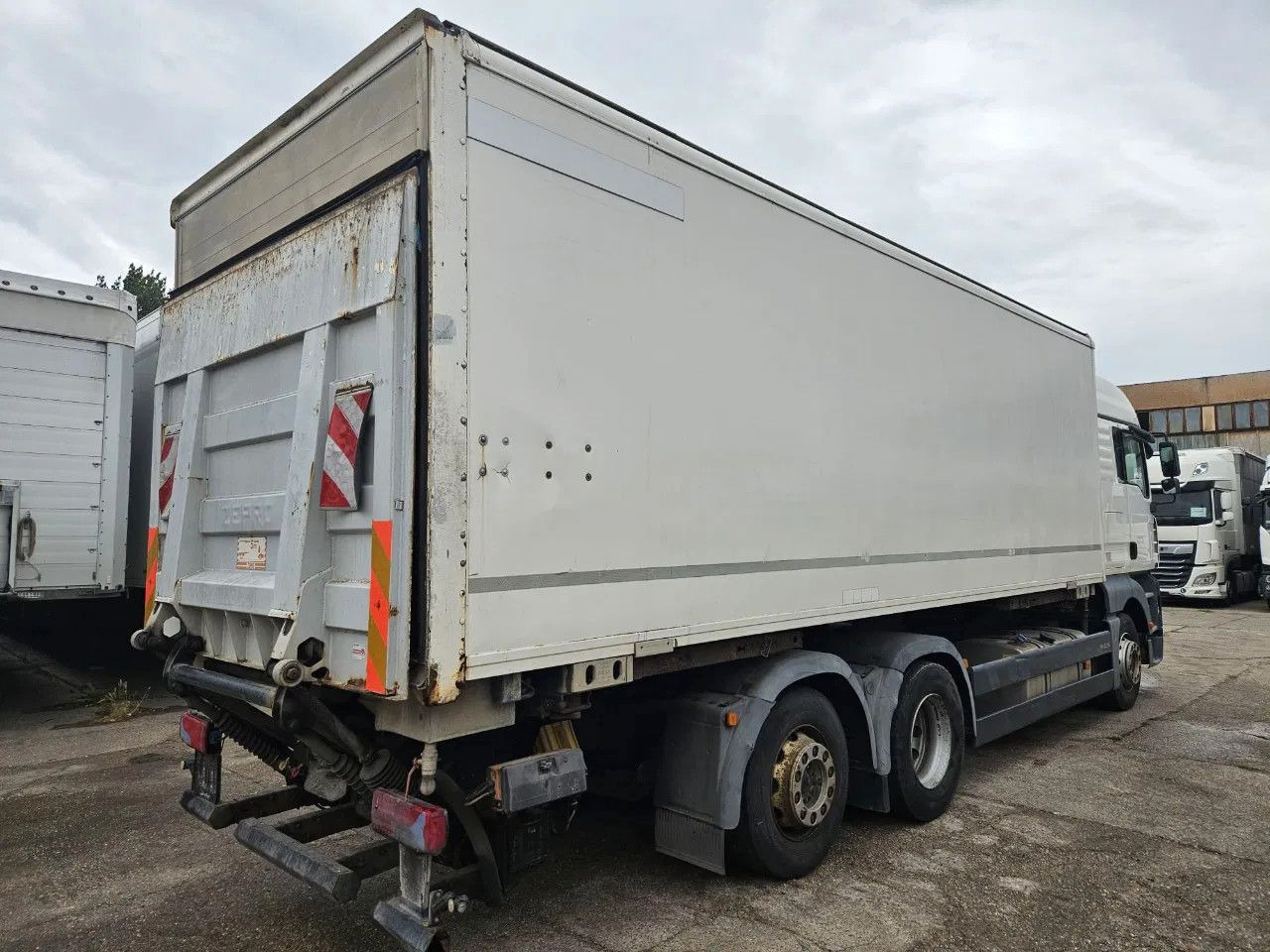 MAN TGA 26.400 BDF Tail Lift Euro5, New Smart2 Tacho - شاحنات الحاويات / جسم علوي قابل للتغيير شاحنة: صورة 3 MAN TGA 26.400 BDF Tail Lift Euro5, New Smart2 Tacho - شاحنات الحاويات / جسم علوي قابل للتغيير شاحنة: صورة 3