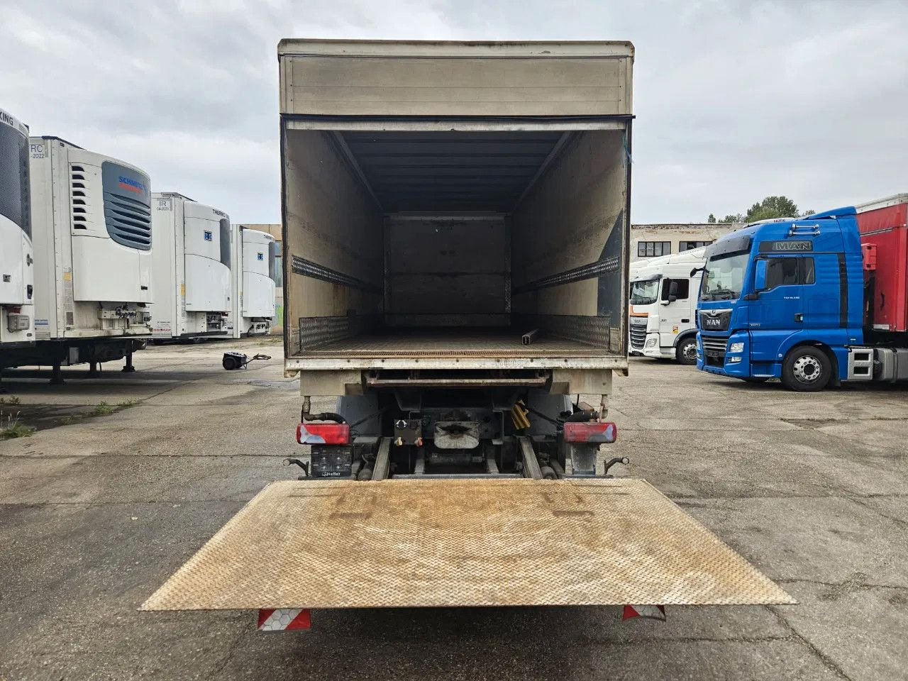 MAN TGA 26.400 BDF Tail Lift Euro5, New Smart2 Tacho - شاحنات الحاويات / جسم علوي قابل للتغيير شاحنة: صورة 5 MAN TGA 26.400 BDF Tail Lift Euro5, New Smart2 Tacho - شاحنات الحاويات / جسم علوي قابل للتغيير شاحنة: صورة 5