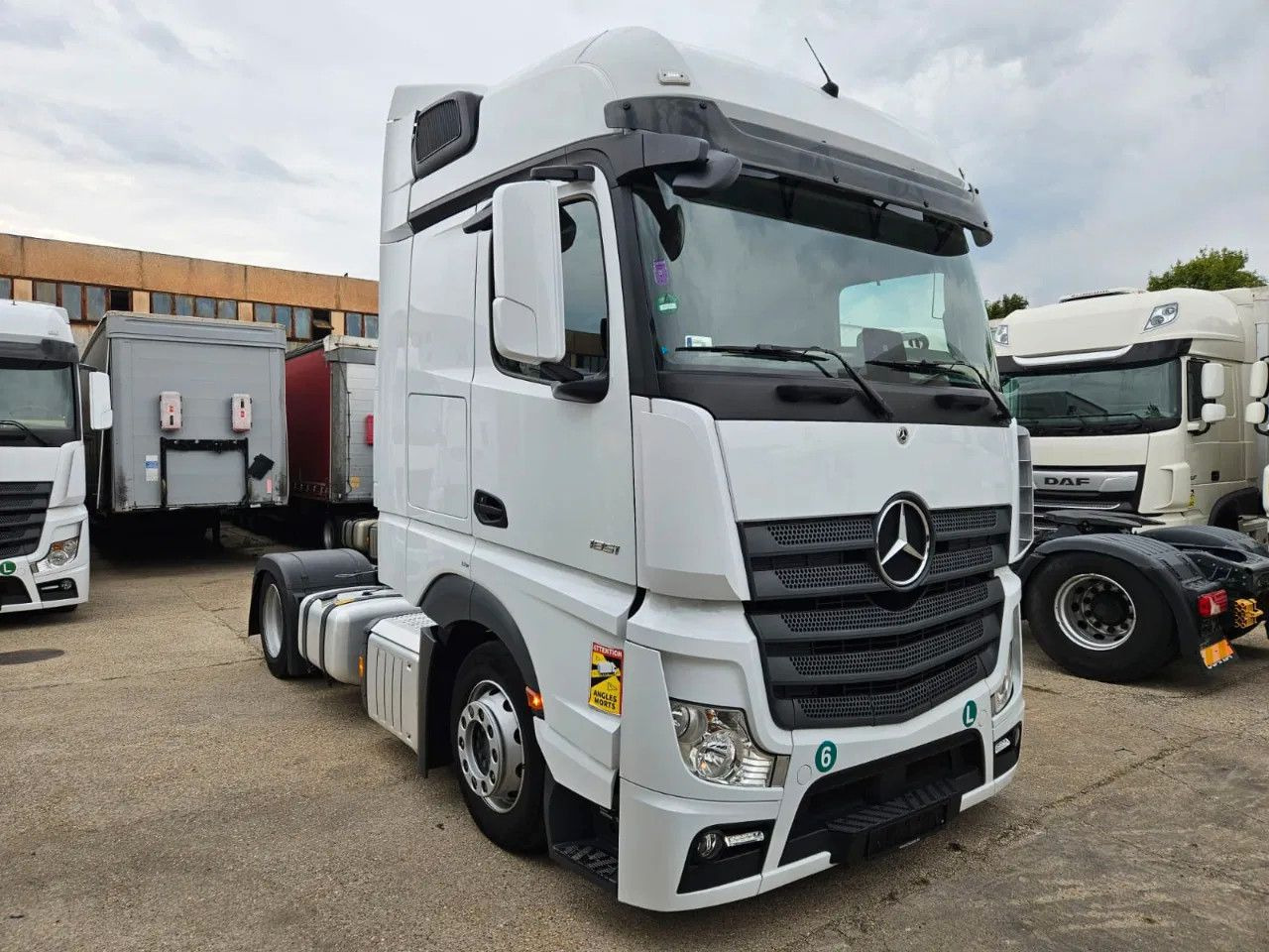 Mercedes-Benz Actros 1851 Mega, BigSpace, Standklima, 4 units - وحدة جر: صورة 2 Mercedes-Benz Actros 1851 Mega, BigSpace, Standklima, 4 units - وحدة جر: صورة 2