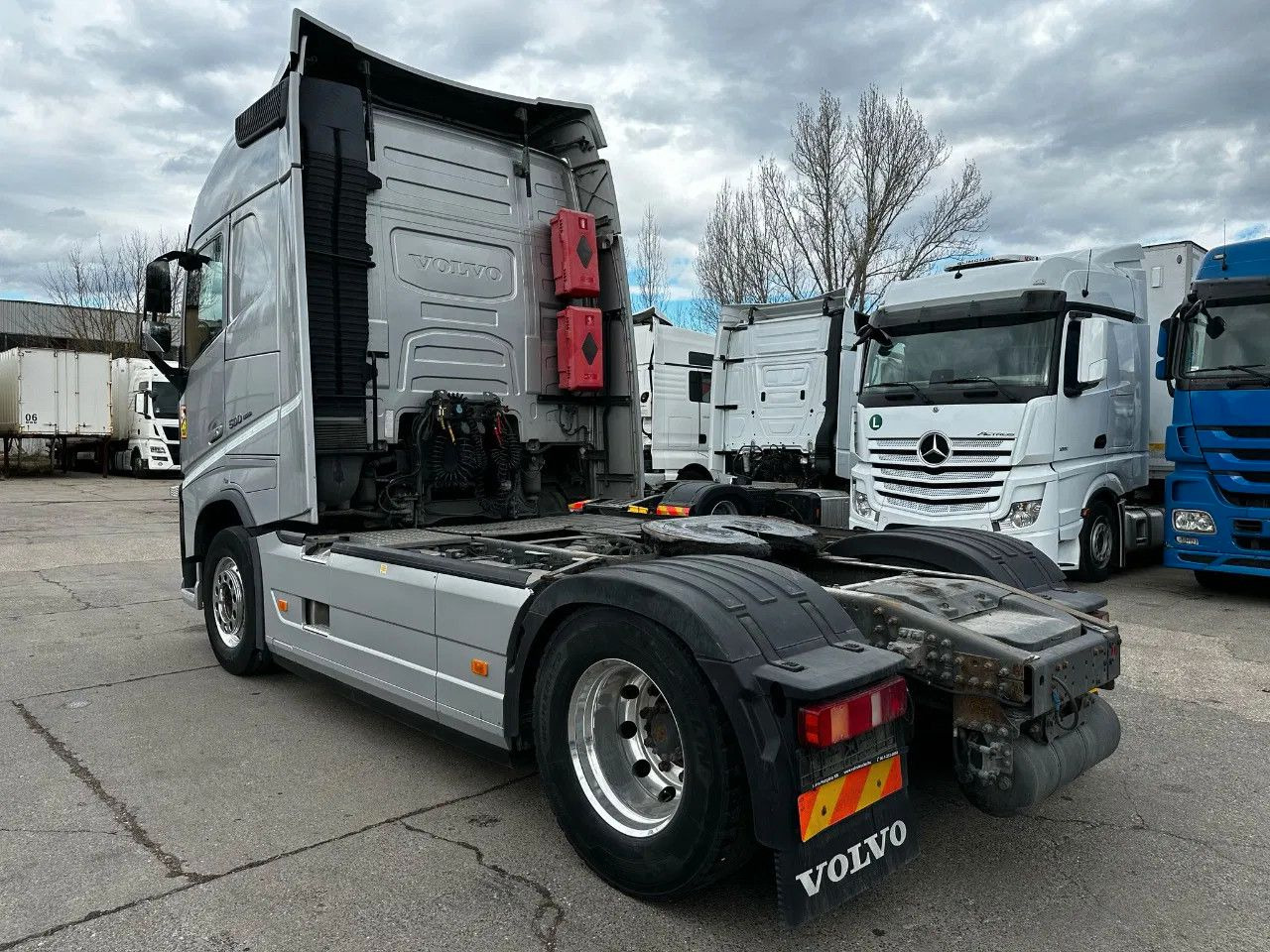 Volvo FH 500 ADR, I-Park, Alloy w. Leather seats, TV s - وحدة جر: صورة 3 Volvo FH 500 ADR, I-Park, Alloy w. Leather seats, TV s - وحدة جر: صورة 3