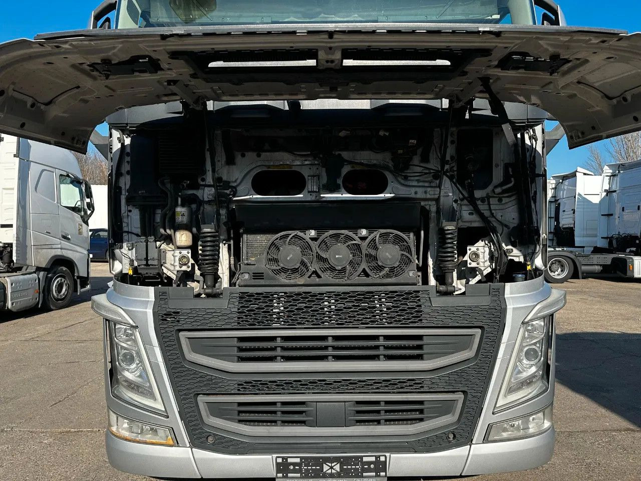 Volvo FH 500 ADR, I-Park, Alloy w. Leather seats, TV s - وحدة جر: صورة 5 Volvo FH 500 ADR, I-Park, Alloy w. Leather seats, TV s - وحدة جر: صورة 5