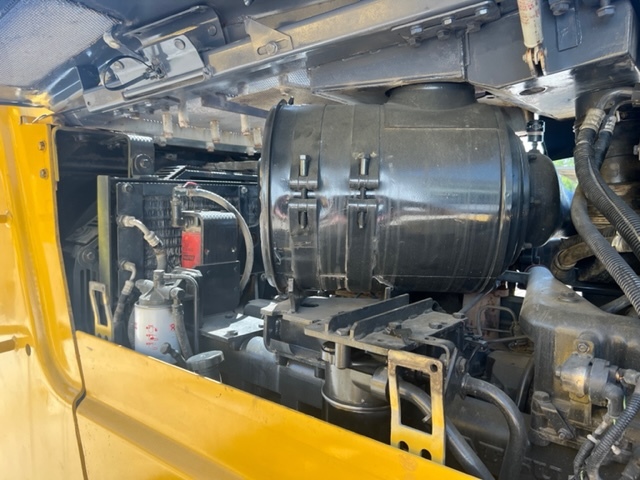 KOMATSU D65EX12 mit Ripperventil - جرافة: صورة 4 KOMATSU D65EX12 mit Ripperventil - جرافة: صورة 4