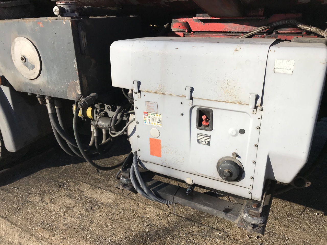 MAN Asphaltsprayer TGA 26.480 6x2-2 - موزع الأسفلت: صورة 3 MAN Asphaltsprayer TGA 26.480 6x2-2 - موزع الأسفلت: صورة 3
