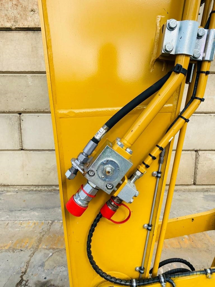 حفار زحاف CAT 317: صورة 7