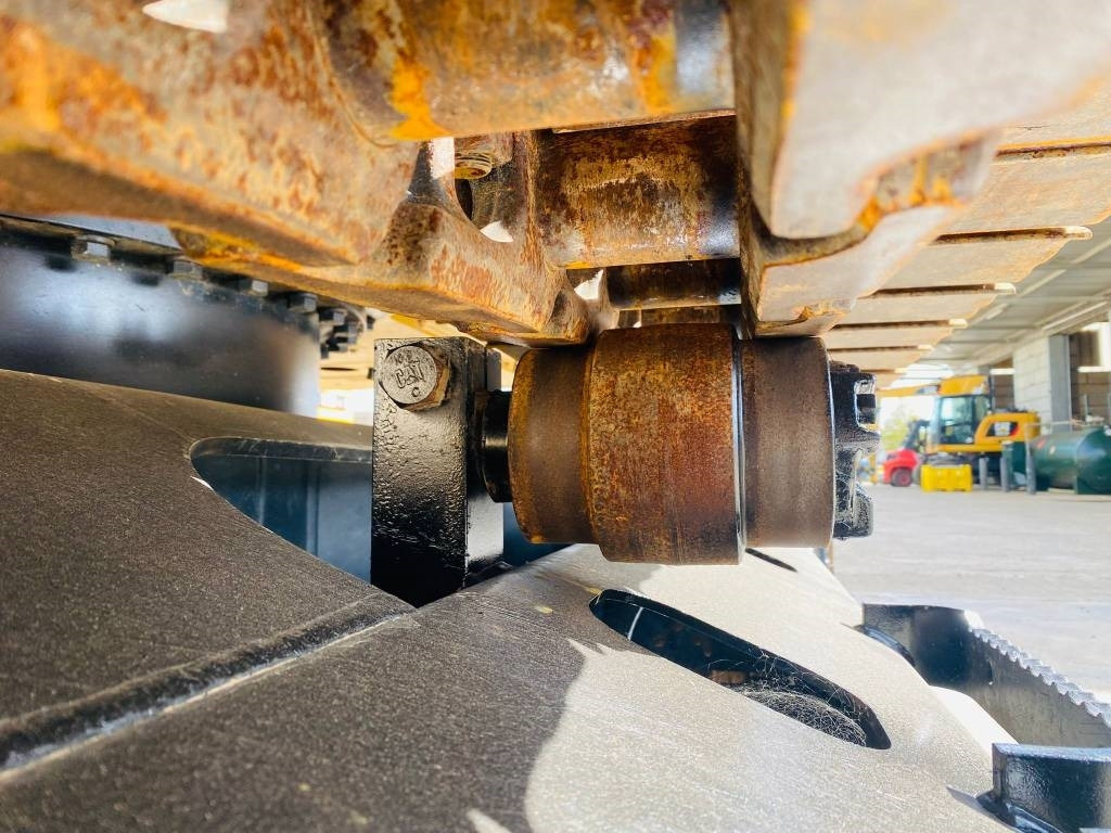 حفار زحاف CAT 317: صورة 14