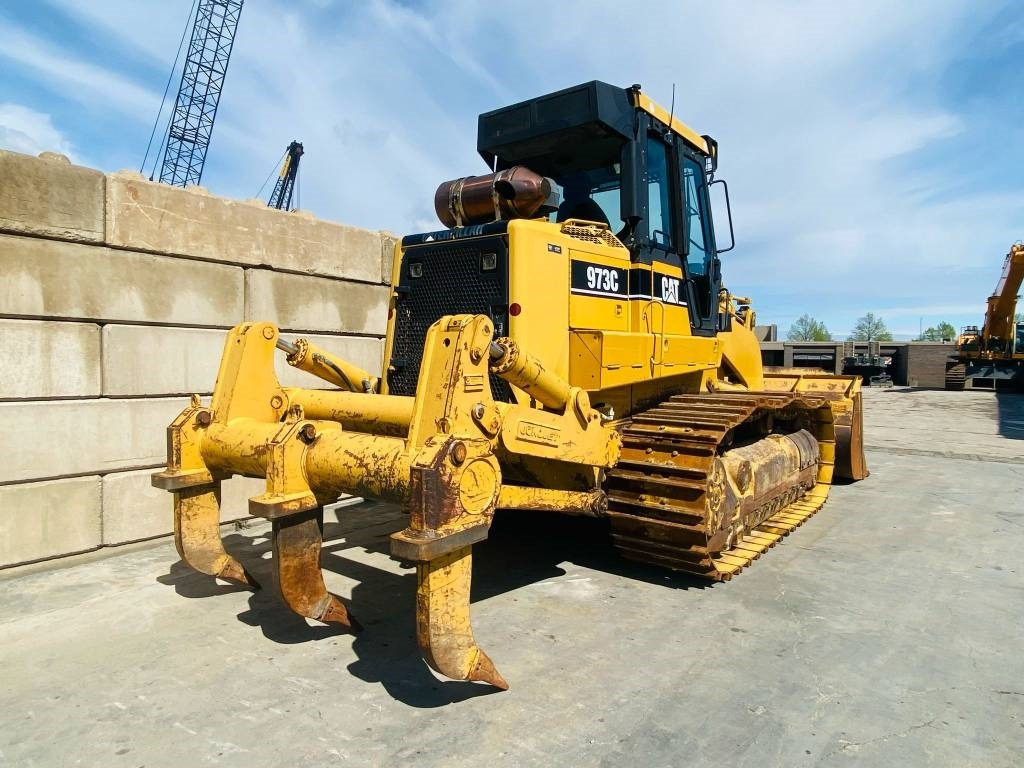 CAT 973 C - اللودر المجنزر: صورة 5 CAT 973 C - اللودر المجنزر: صورة 5