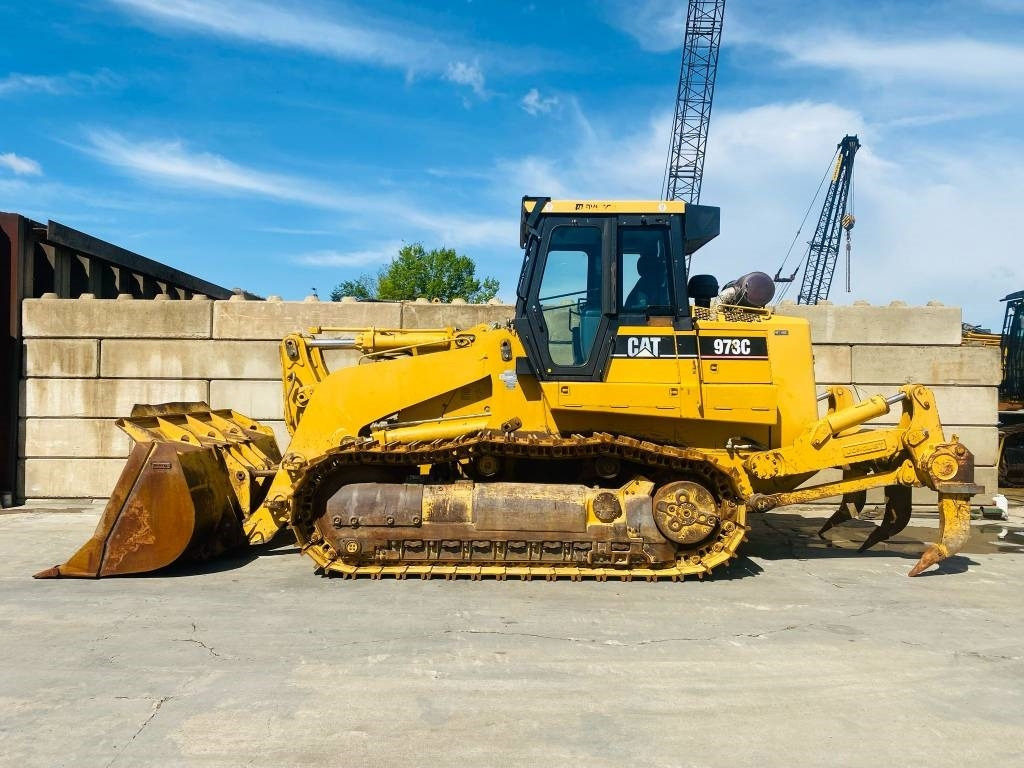 CAT 973 C - اللودر المجنزر: صورة 1 CAT 973 C - اللودر المجنزر: صورة 1