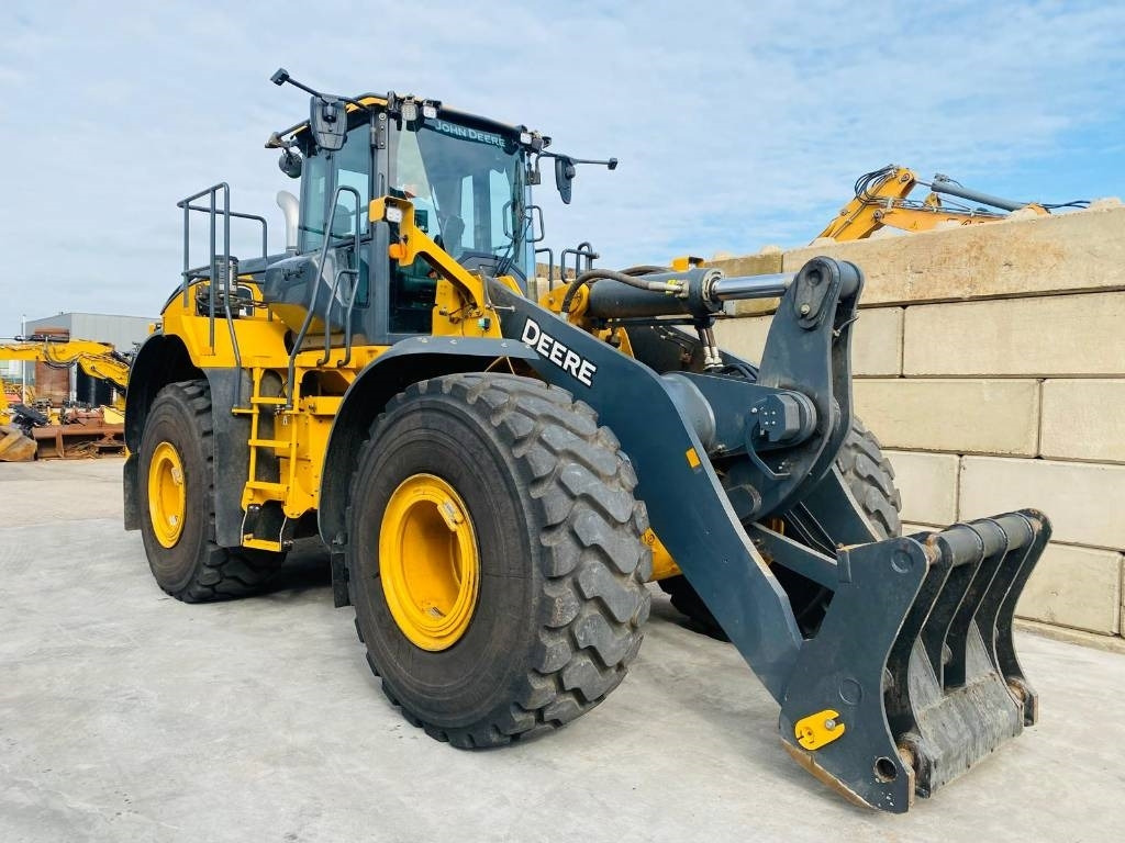 John Deere 824p - اللودر بعجل: صورة 4 John Deere 824p - اللودر بعجل: صورة 4