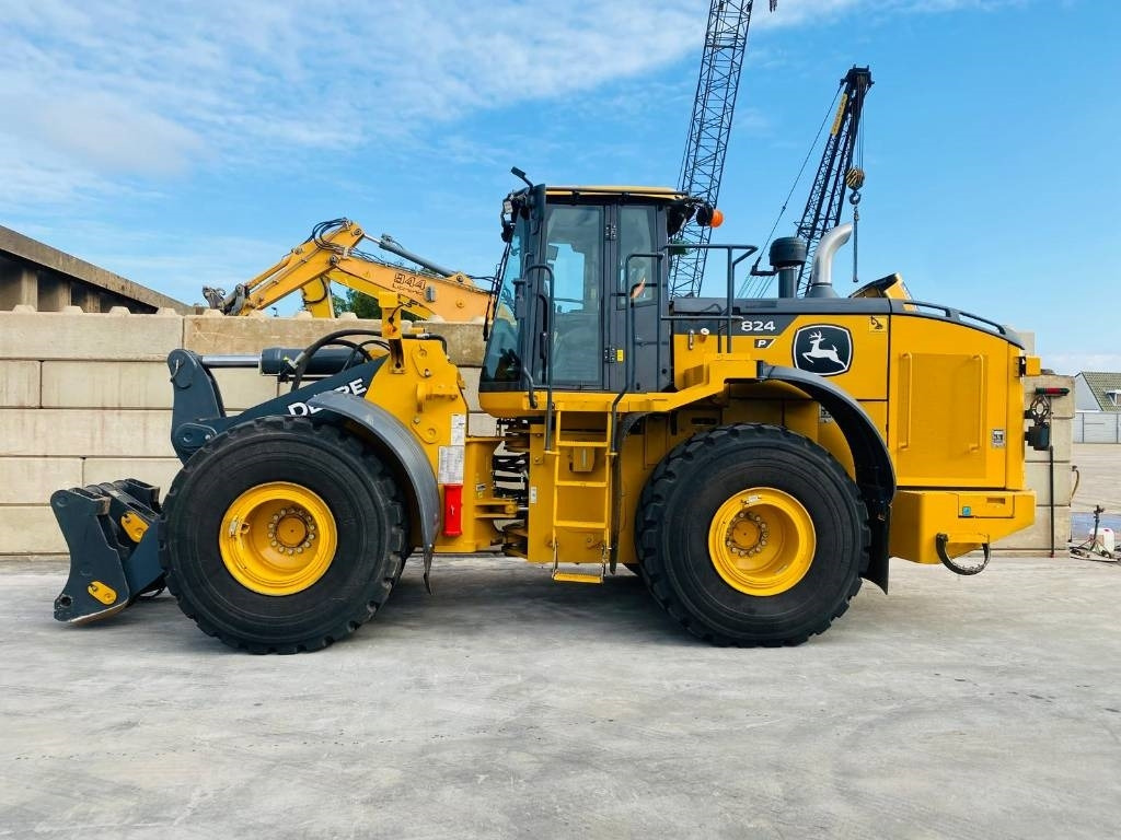 John Deere 824p - اللودر بعجل: صورة 1 John Deere 824p - اللودر بعجل: صورة 1