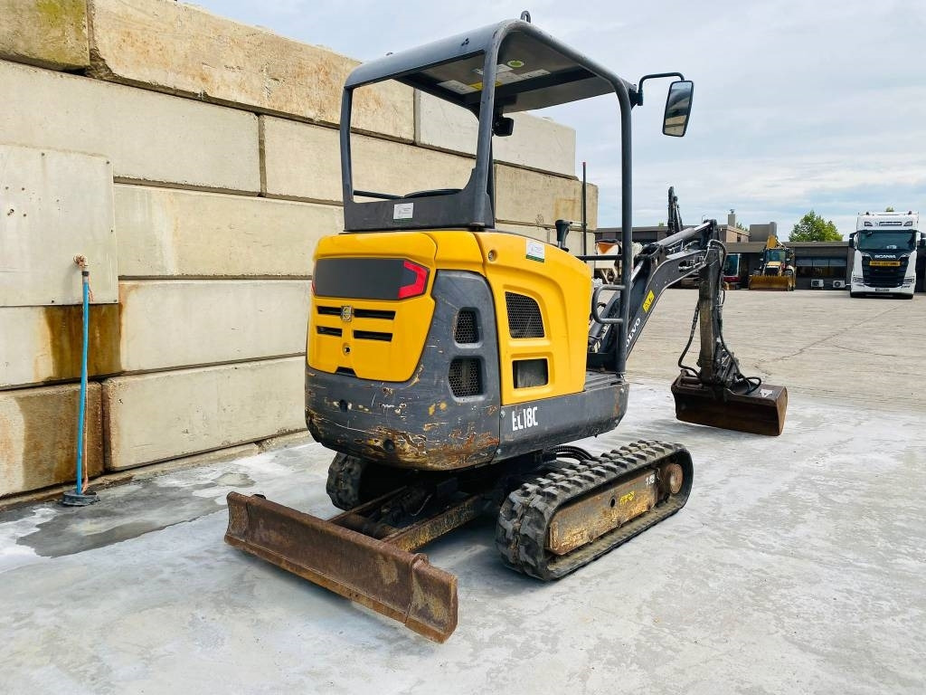 Volvo EC 18 C - حفارة مُصَّغرة: صورة 3 Volvo EC 18 C - حفارة مُصَّغرة: صورة 3