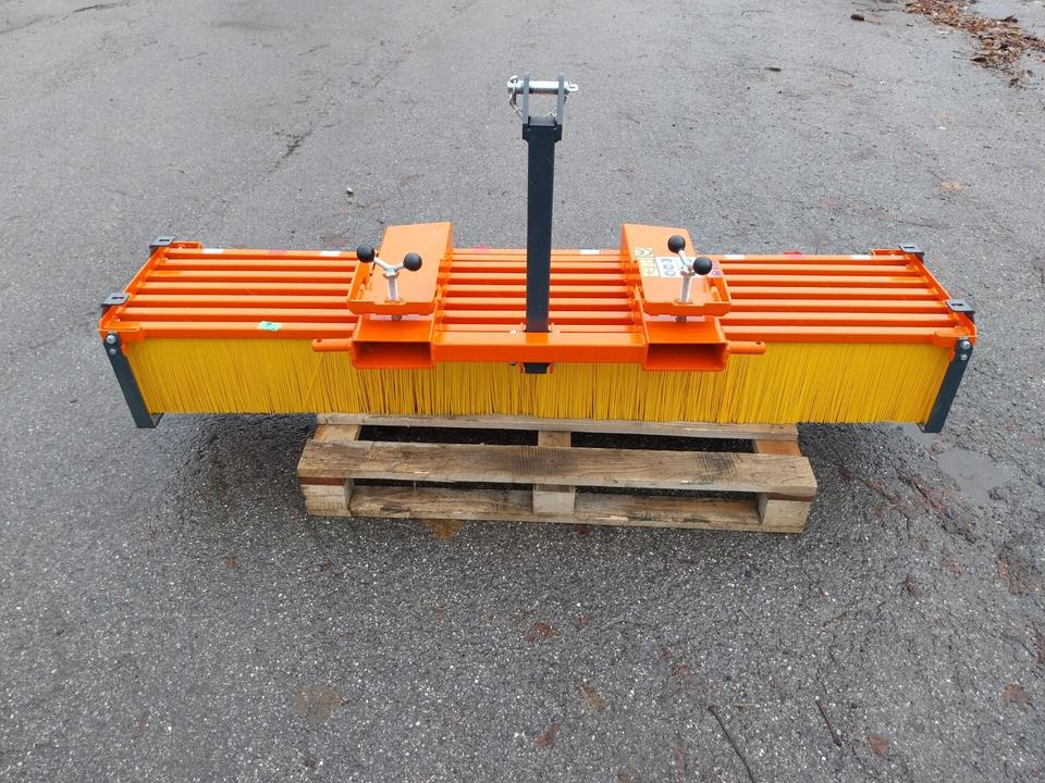 Kehrbesen Bürste Kehrmaschine Stapler Schiebebesen 1,5, 2, 2,5, 3 - مكنسة: صورة 1 Kehrbesen Bürste Kehrmaschine Stapler Schiebebesen 1,5, 2, 2,5, 3 - مكنسة: صورة 1