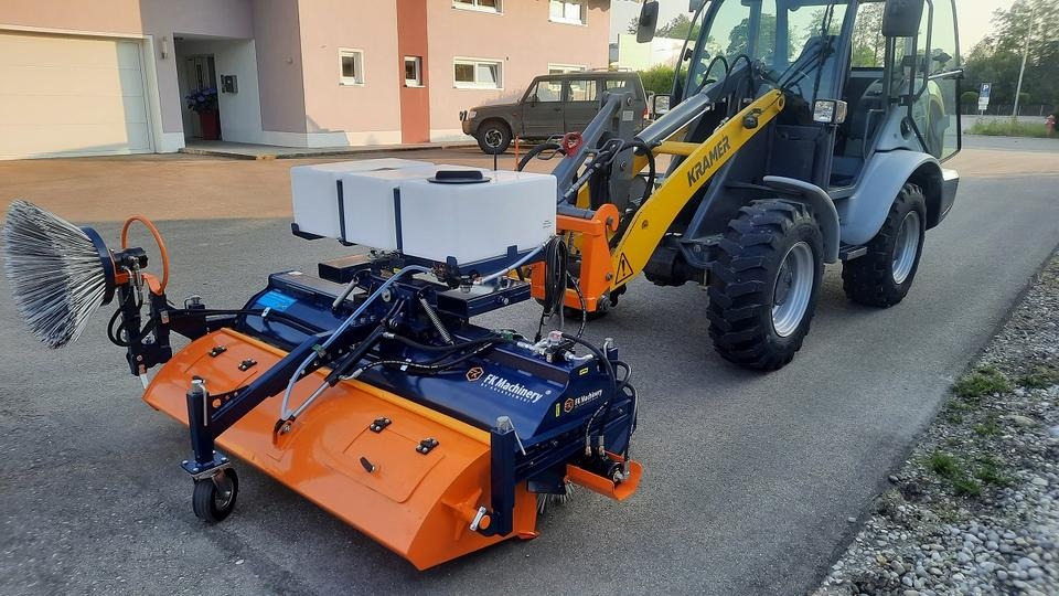 Kehrmaschine Kramer 1,2, 1,5, 1,8 2,3 2,8m Euro Radlader Hoflader - مكنسة: صورة 1 Kehrmaschine Kramer 1,2, 1,5, 1,8 2,3 2,8m Euro Radlader Hoflader - مكنسة: صورة 1