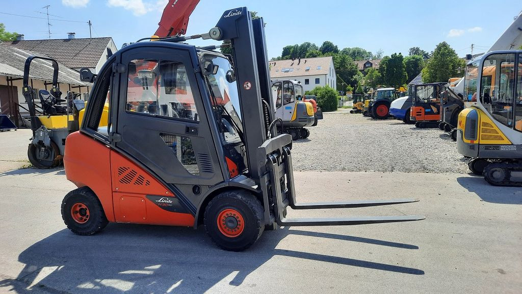 Linde H30D Triplex sehr schön - رافعة شوكية ديزل: صورة 4 Linde H30D Triplex sehr schön - رافعة شوكية ديزل: صورة 4