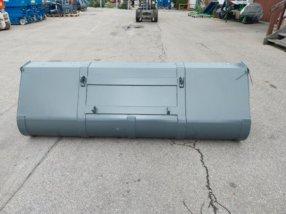 Schaufel 2,4m Euro Volumen Schlepper Frontladerschaufel Fendt - بكت شيول: صورة 4 Schaufel 2,4m Euro Volumen Schlepper Frontladerschaufel Fendt - بكت شيول: صورة 4