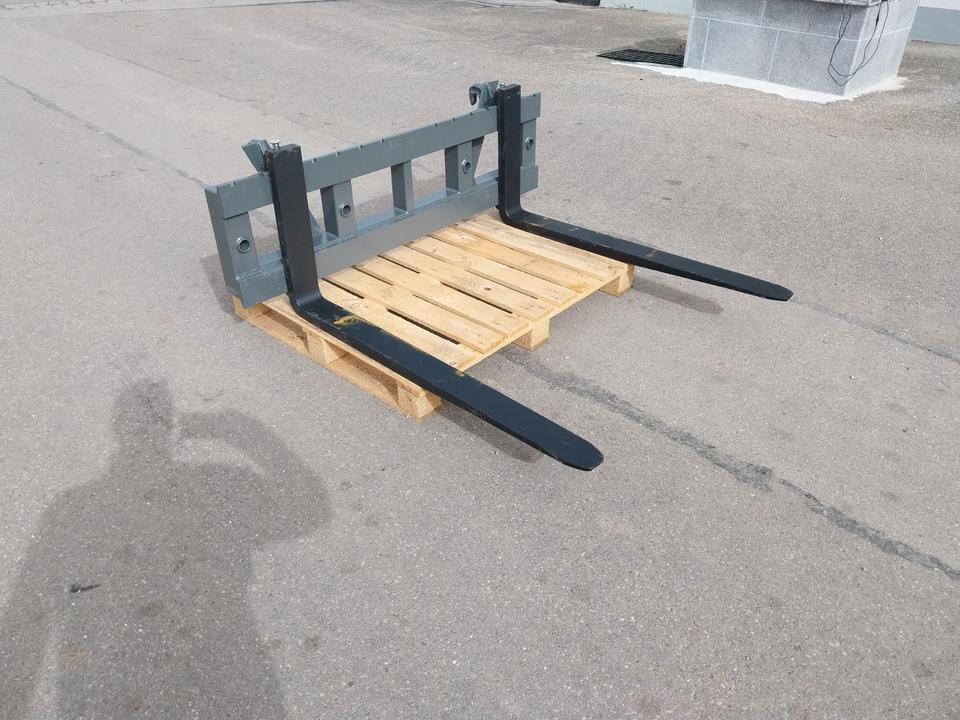 Neue Palettengabel 2,5to 1,5m breit Euro Gabel Frontlader Fendt - شوكة: صورة 1 Neue Palettengabel 2,5to 1,5m breit Euro Gabel Frontlader Fendt - شوكة: صورة 1