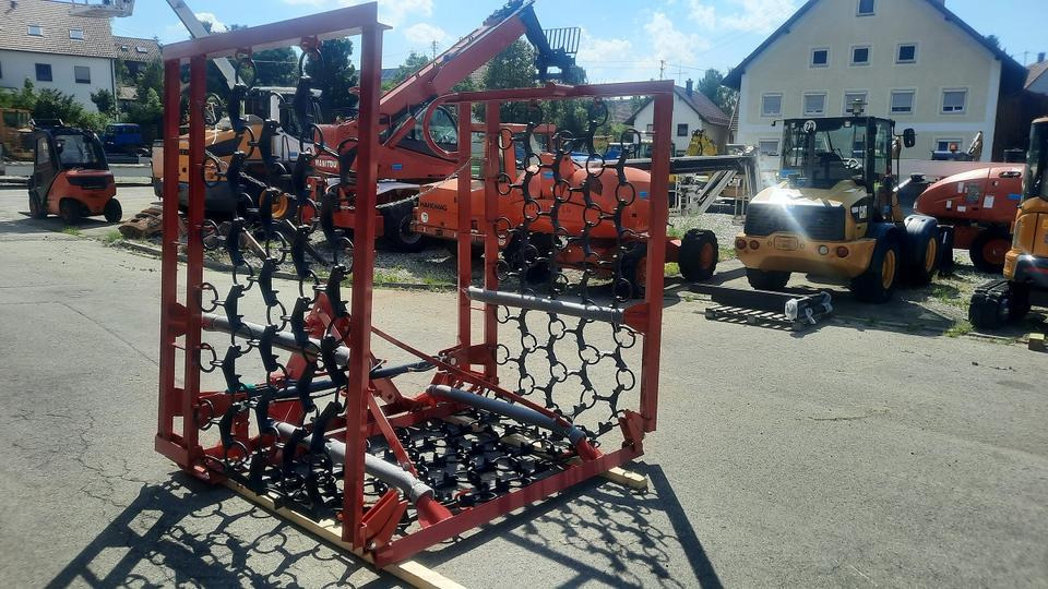 Neue Wiesenegge 6m hydraulisch Wiesenschleppe Fendt Schlepper - مسلفة سلسلية: صورة 4 Neue Wiesenegge 6m hydraulisch Wiesenschleppe Fendt Schlepper - مسلفة سلسلية: صورة 4