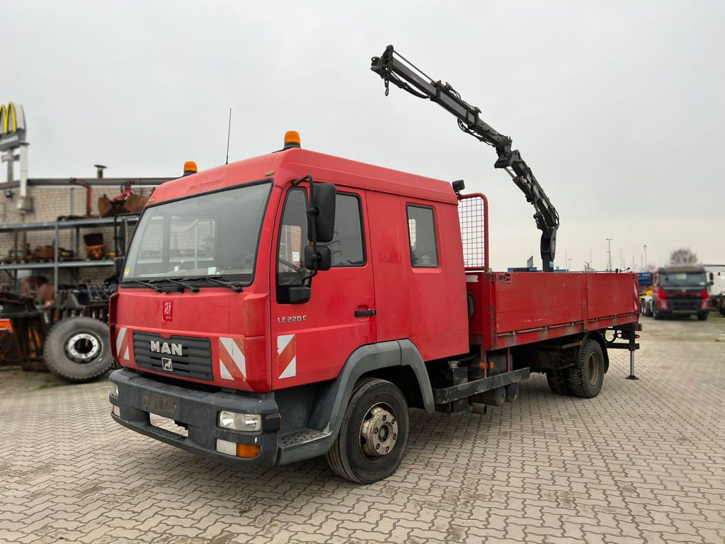 MAN LE 12.225 LC Pritsche Heckkran 6 Zylinder Doka Topzust - شاحنات مسطحة, شاحنة كرين: صورة 5 MAN LE 12.225 LC Pritsche Heckkran 6 Zylinder Doka Topzust - شاحنات مسطحة, شاحنة كرين: صورة 5