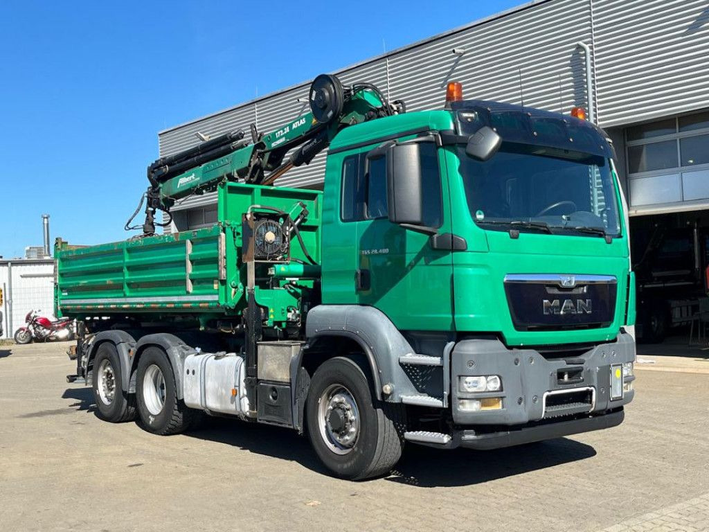 MAN TG-S 28.480 6x4H-4 BL 3-Achs Kipper Kran Funk Li - شاحنة كرين: صورة 2 MAN TG-S 28.480 6x4H-4 BL 3-Achs Kipper Kran Funk Li - شاحنة كرين: صورة 2