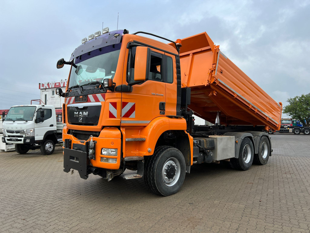 MAN TG-S 33.440 AK 6x6 3-Achs Allradkipper - شاحنة قلاب: صورة 1 MAN TG-S 33.440 AK 6x6 3-Achs Allradkipper - شاحنة قلاب: صورة 1