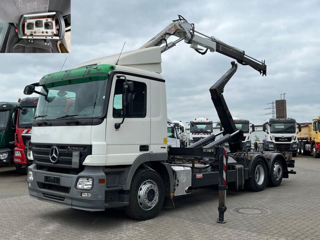MERCEDES-BENZ Actros 2541 L6x2 Abrollkipper mit Kran Funk+Greiferst - شاحنة ذات خطاف, شاحنة كرين: صورة 1 MERCEDES-BENZ Actros 2541 L6x2 Abrollkipper mit Kran Funk+Greiferst - شاحنة ذات خطاف, شاحنة كرين: صورة 1