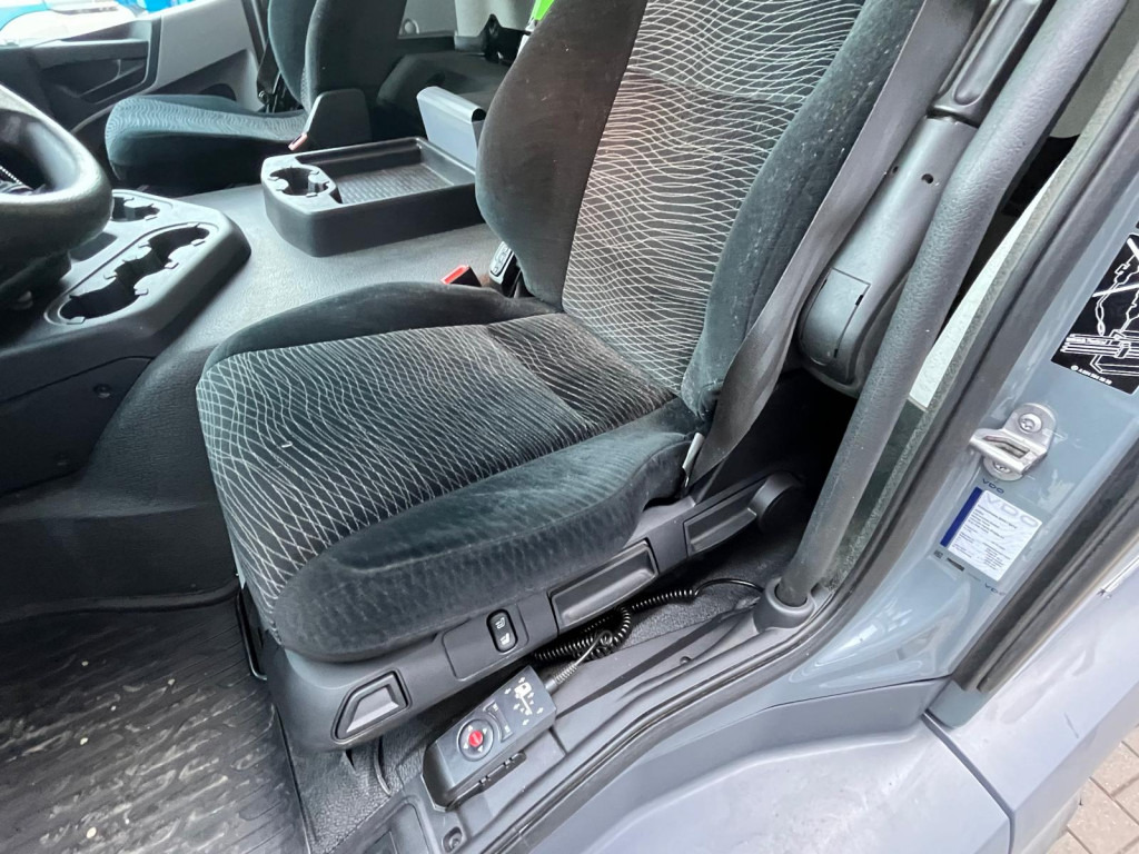 MERCEDES-BENZ Antos 1830 L nR 4x2 Standardkoffer LBW LBW 2to+Funk - شاحنة مقفلة: صورة 5 MERCEDES-BENZ Antos 1830 L nR 4x2 Standardkoffer LBW LBW 2to+Funk - شاحنة مقفلة: صورة 5