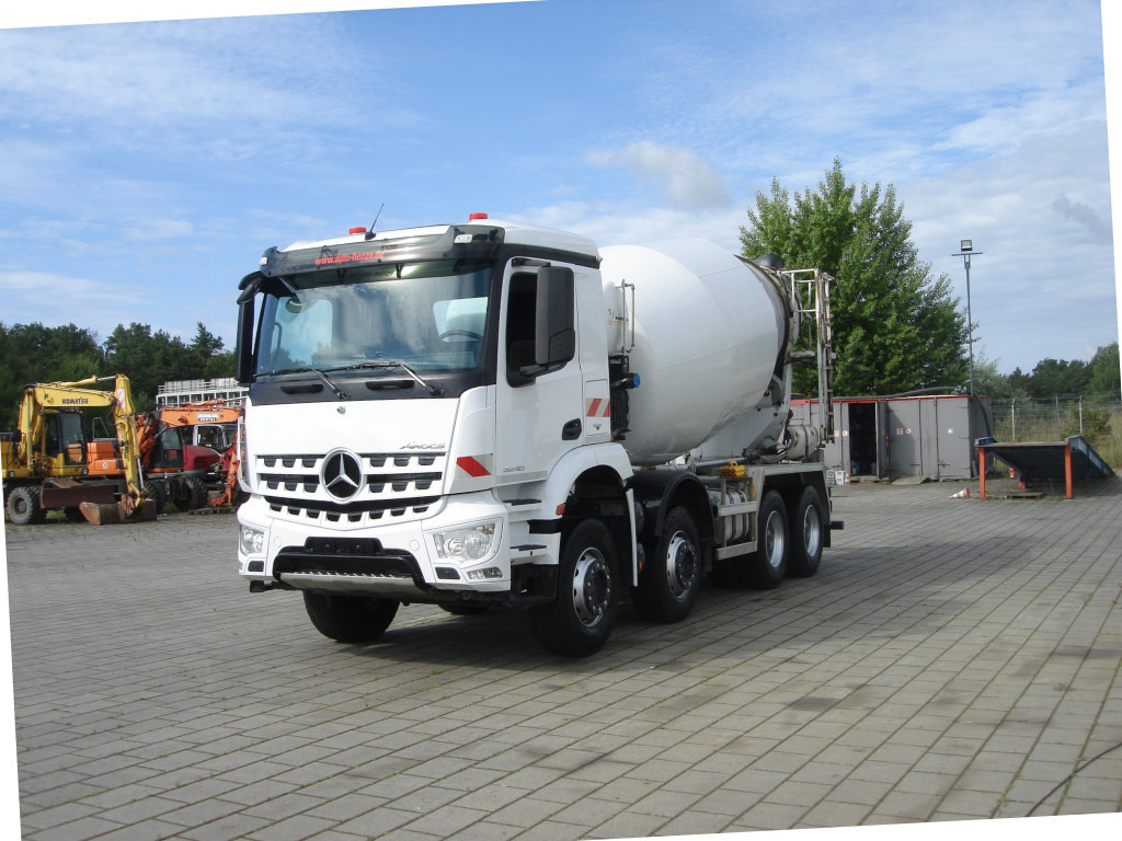 MERCEDES-BENZ Arocs 3240 B 8x4 Betonmischer Deutsch Top AP Achsen - شاحنة: صورة 2 MERCEDES-BENZ Arocs 3240 B 8x4 Betonmischer Deutsch Top AP Achsen - شاحنة: صورة 2