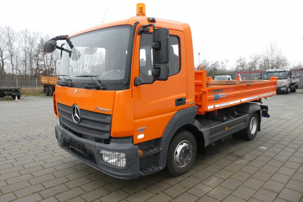MERCEDES-BENZ Mercedes-Benz Atego 2-Achs Kipper 818 K Schalter - شاحنة قلاب: صورة 3 MERCEDES-BENZ Mercedes-Benz Atego 2-Achs Kipper 818 K Schalter - شاحنة قلاب: صورة 3