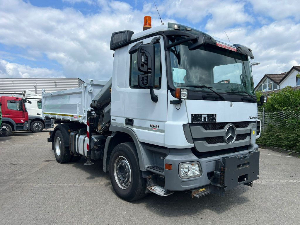 Mercedes-Benz Actros 1841 K 2-Achs Kipper Kran Funk/2xhydr+Gre Mercedes-Benz Actros 1841 K 2-Achs Kipper Kran Funk/2xhydr+Gre - شاحنة قلاب, شاحنة كرين: صورة 2 Mercedes-Benz Actros 1841 K 2-Achs Kipper Kran Funk/2xhydr+Gre Mercedes-Benz Actros 1841 K 2-Achs Kipper Kran Funk/2xhydr+Gre - شاحنة قلاب, شاحنة كرين: صورة 2
