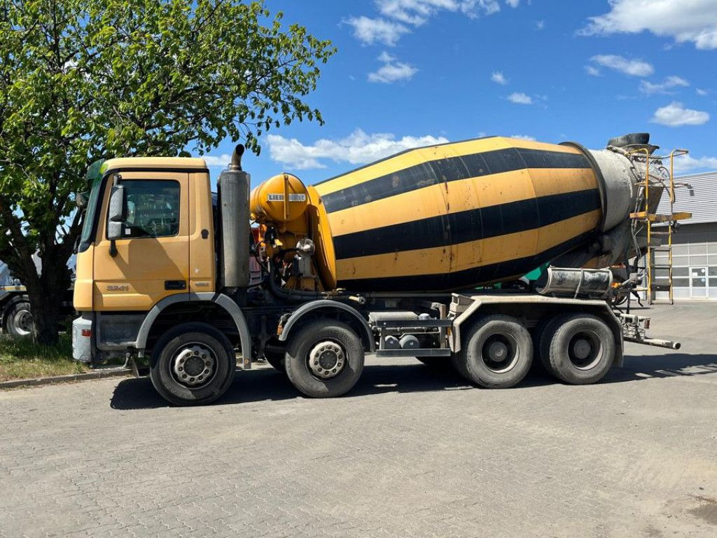 Mercedes-Benz Actros 3241 B 8x4 Betonmischer Liebherr, Deutsc - شاحنة ذات خطاف: صورة 3 Mercedes-Benz Actros 3241 B 8x4 Betonmischer Liebherr, Deutsc - شاحنة ذات خطاف: صورة 3