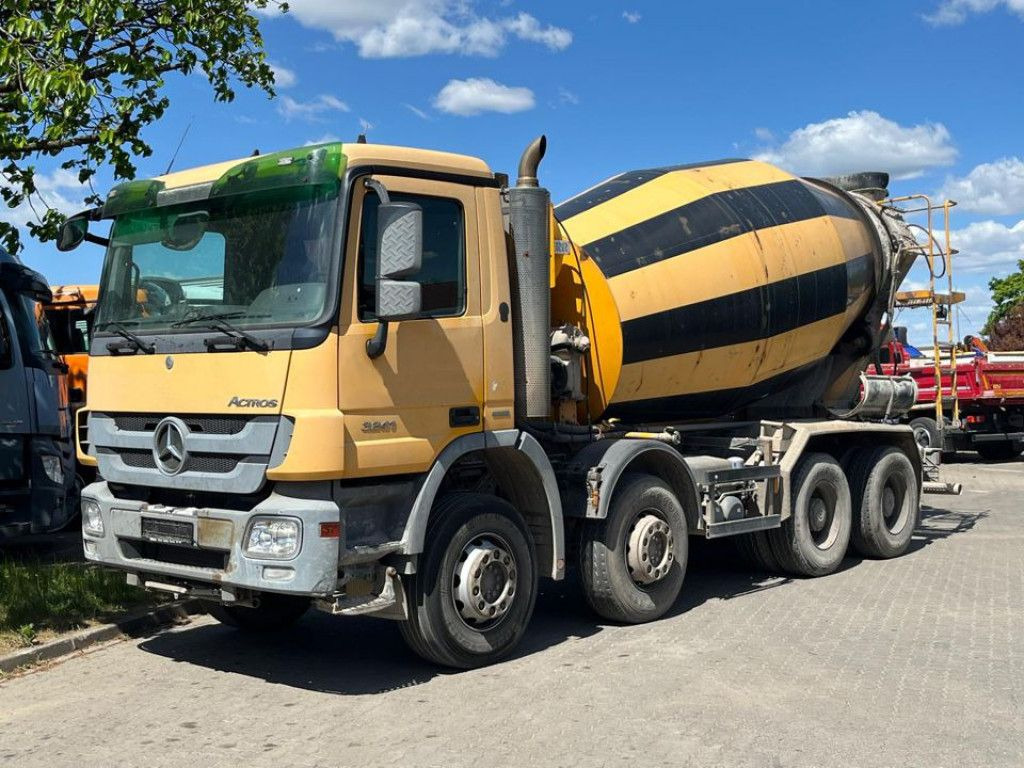Mercedes-Benz Actros 3241 B 8x4 Betonmischer Liebherr, Deutsc - شاحنة ذات خطاف: صورة 1 Mercedes-Benz Actros 3241 B 8x4 Betonmischer Liebherr, Deutsc - شاحنة ذات خطاف: صورة 1