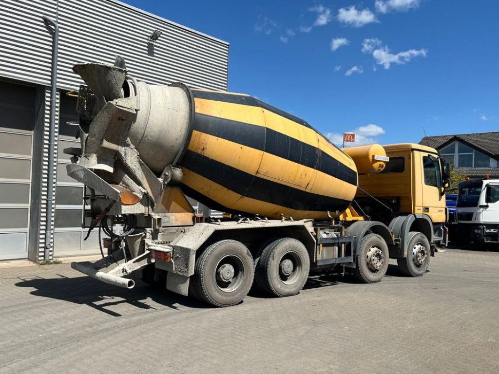 Mercedes-Benz Actros 3241 B 8x4 Betonmischer Liebherr, Deutsc - شاحنة ذات خطاف: صورة 4 Mercedes-Benz Actros 3241 B 8x4 Betonmischer Liebherr, Deutsc - شاحنة ذات خطاف: صورة 4
