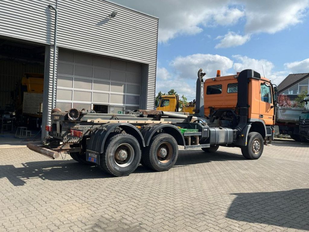 Mercedes-Benz Actros 3336 AK 6x6 Abrollkipper org. nur 84TKM - شاحنة ذات خطاف: صورة 4 Mercedes-Benz Actros 3336 AK 6x6 Abrollkipper org. nur 84TKM - شاحنة ذات خطاف: صورة 4