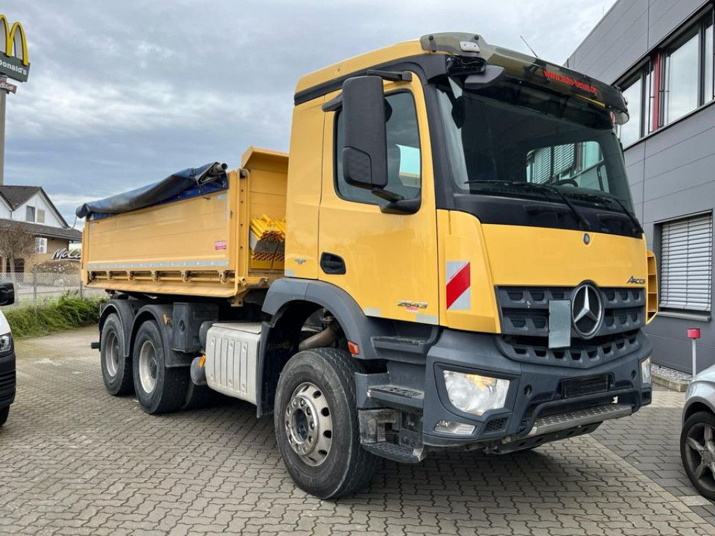 Mercedes-Benz Arocs 2643 K 6x4 3-Achs Kipper Blatt/Blatt, AP A - شاحنة قلاب: صورة 2 Mercedes-Benz Arocs 2643 K 6x4 3-Achs Kipper Blatt/Blatt, AP A - شاحنة قلاب: صورة 2