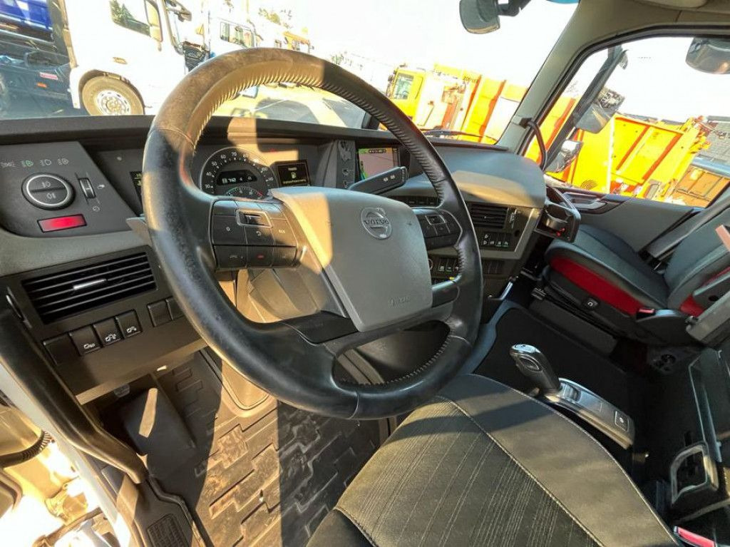 Volvo FH 500 6x2 Abrollkipper Funkfernbedienung - شاحنة ذات خطاف: صورة 5 Volvo FH 500 6x2 Abrollkipper Funkfernbedienung - شاحنة ذات خطاف: صورة 5