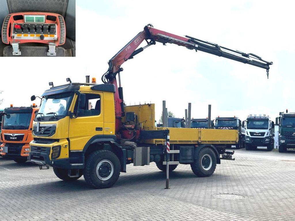 Volvo FM 330 4x4 Pritsche Kran Singelreifen Funkfernbe - شاحنات مسطحة, شاحنة كرين: صورة 1 Volvo FM 330 4x4 Pritsche Kran Singelreifen Funkfernbe - شاحنات مسطحة, شاحنة كرين: صورة 1