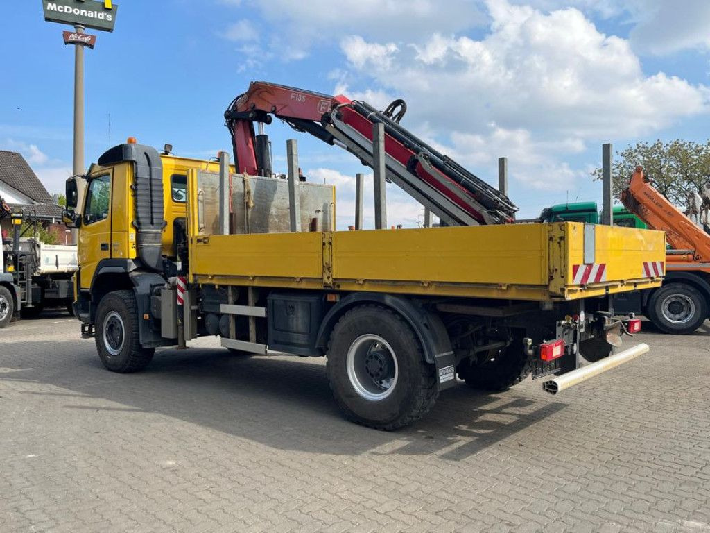 Volvo FM 330 4x4 Pritsche Kran Singelreifen Funkfernbe - شاحنات مسطحة, شاحنة كرين: صورة 3 Volvo FM 330 4x4 Pritsche Kran Singelreifen Funkfernbe - شاحنات مسطحة, شاحنة كرين: صورة 3