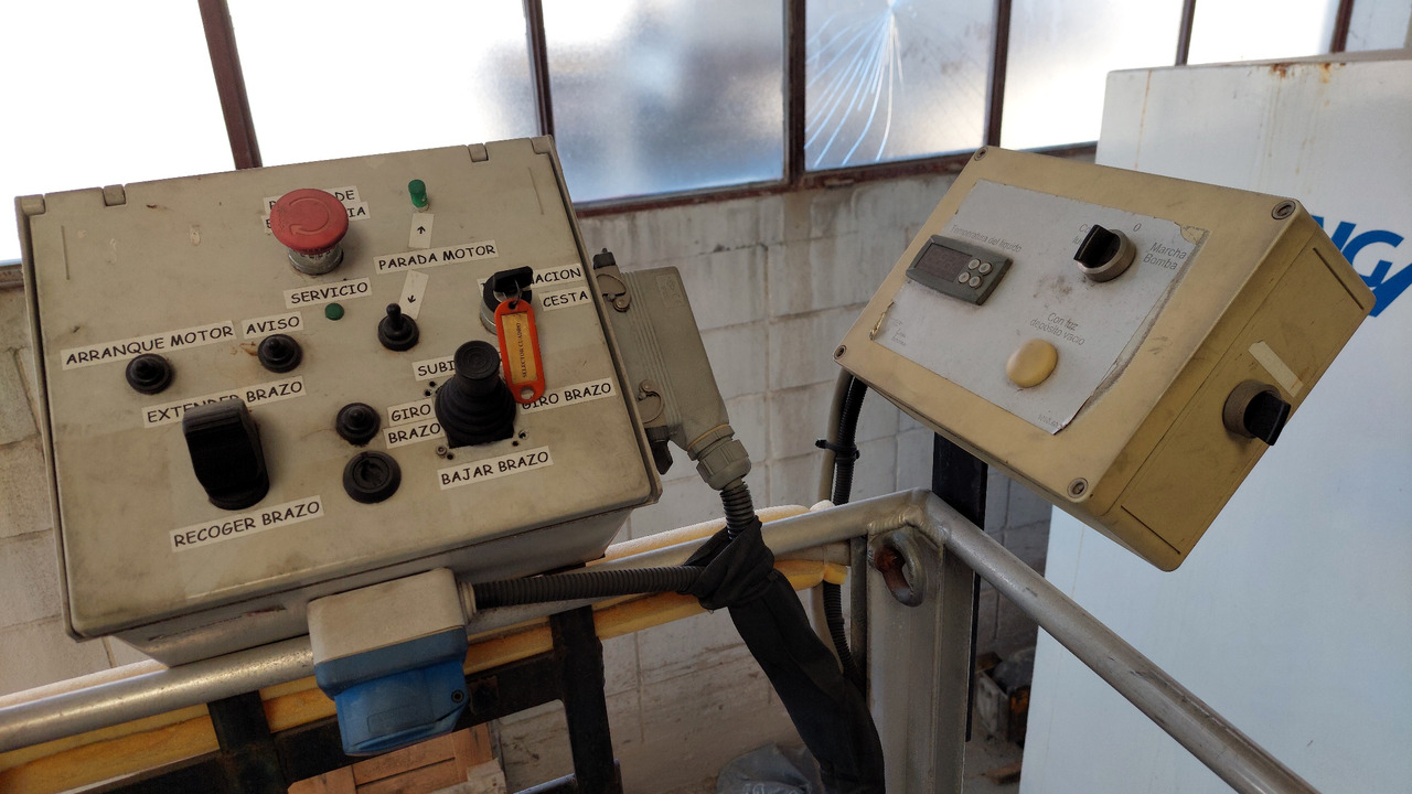 CDII/1000/GT12 Langa deicer - ماكينة إزالة الجليد عن الطائرات: صورة 2 CDII/1000/GT12 Langa deicer - ماكينة إزالة الجليد عن الطائرات: صورة 2