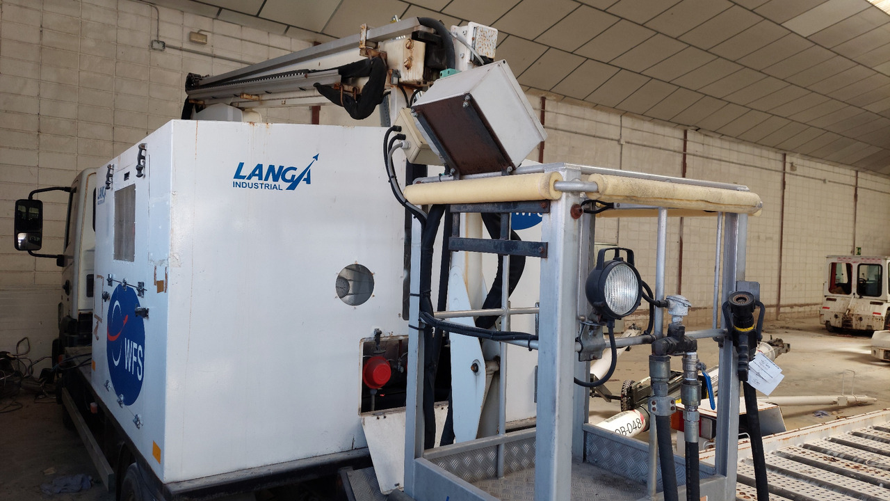 CDII/1000/GT12 Langa deicer - ماكينة إزالة الجليد عن الطائرات: صورة 4 CDII/1000/GT12 Langa deicer - ماكينة إزالة الجليد عن الطائرات: صورة 4